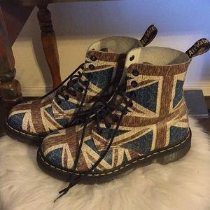 England flag Dr Martens !